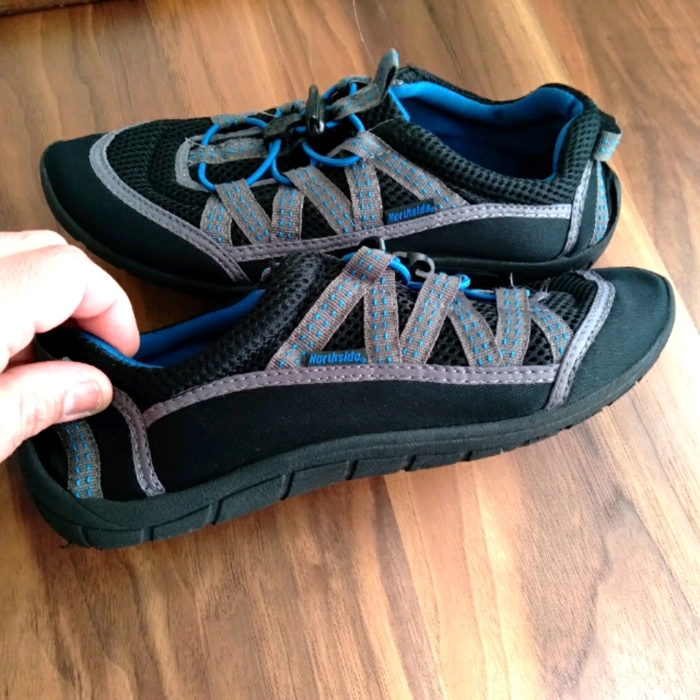 Mens Northside water shoes Size 7